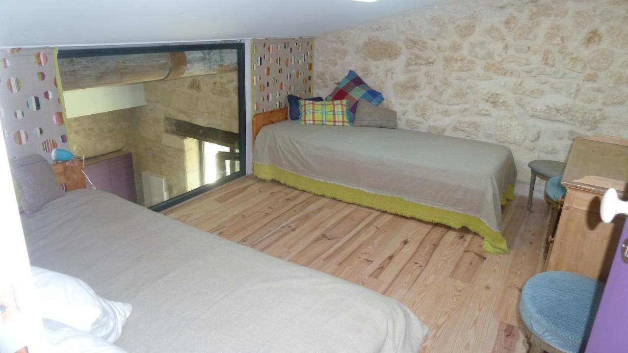 Le Pain De Lune Gite Et Chambre D'Hotes Avec Piscine Bourg-sur-Gironde Esterno foto